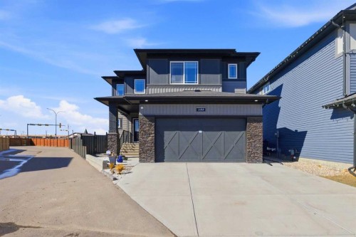 1153 Chinook Gate Bay SW Airdrie, AB T4B 5J1