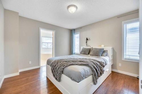 84 Evermeadow Manor Sw, Calgary, AB - Indoor Photo Showing Bedroom