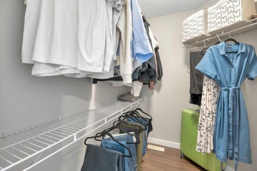 84 Evermeadow Manor Sw, Calgary, AB - Indoor With Storage