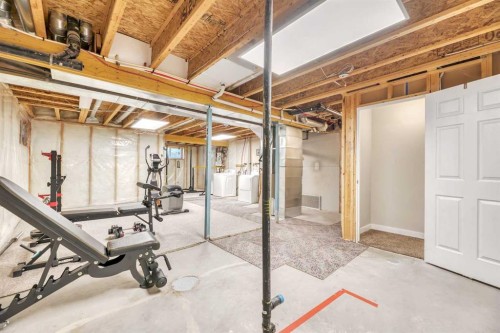 84 Evermeadow Manor Sw, Calgary, AB - Indoor Photo Showing Basement