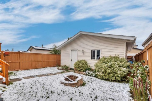 84 Evermeadow Manor Sw, Calgary, AB - Outdoor