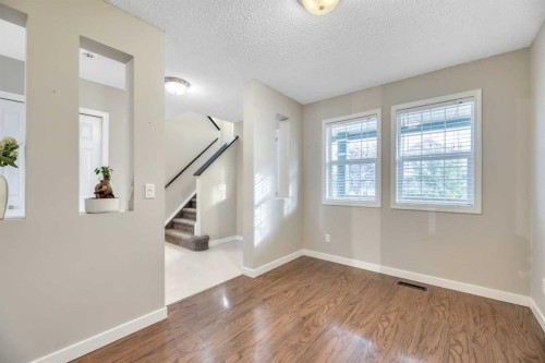 84 Evermeadow Manor Sw, Calgary, AB - Indoor Photo Showing Other Room