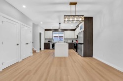 214 99 Avenue SE Calgary, AB T2J 0J1