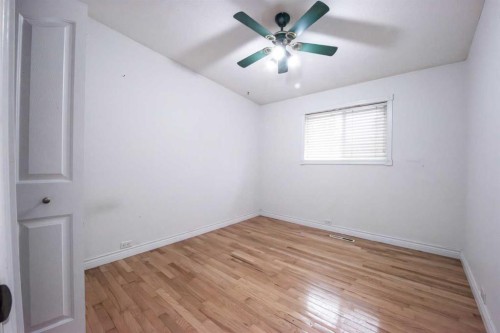 4628 Verona Drive Nw, Calgary, AB - Indoor Photo Showing Other Room