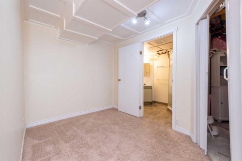 4628 Verona Drive Nw, Calgary, AB - Indoor Photo Showing Other Room