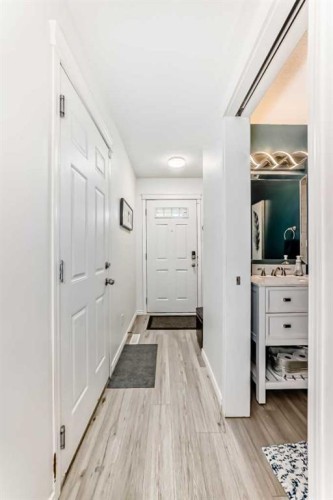 15 Spring Meadows Bay, Okotoks, AB - Indoor Photo Showing Other Room