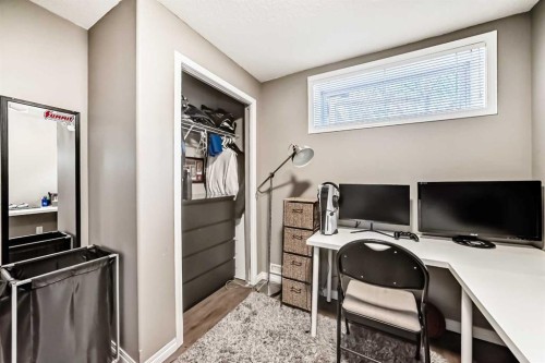 15 Spring Meadows Bay, Okotoks, AB - Indoor Photo Showing Office