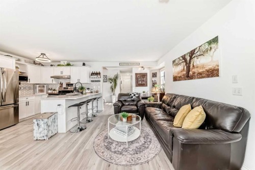 15 Spring Meadows Bay, Okotoks, AB - Indoor