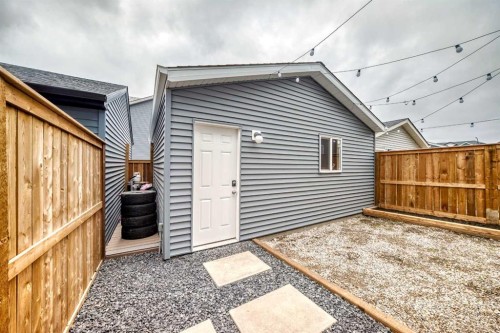 149 Lavender Manor Se, Calgary, AB - Outdoor With Exterior