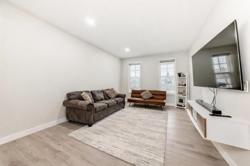 149 Lavender Manor Se, Calgary, AB - Indoor Photo Showing Living Room