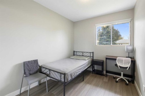 173 Gordon Drive Sw, Calgary, AB - Indoor Photo Showing Bedroom