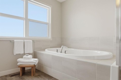 132 Sundown Way, Cochrane, AB - Indoor Photo Showing Bathroom