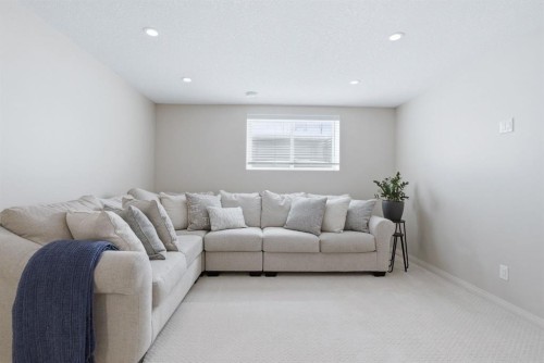 132 Sundown Way, Cochrane, AB - Indoor Photo Showing Living Room