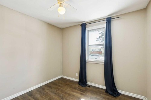 8312 47 Avenue Nw, Calgary, AB - Indoor Photo Showing Other Room