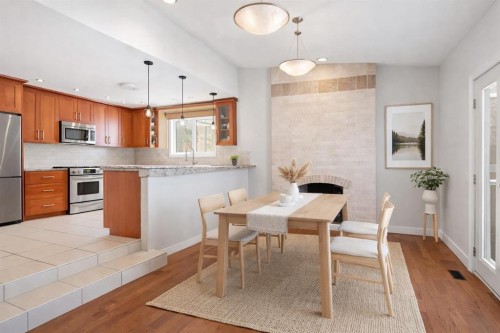 208 Woodpark Place Sw, Calgary, AB - Indoor