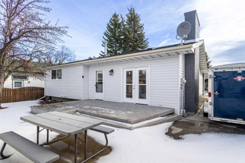 208 Woodpark Place Sw, Calgary, AB - Outdoor