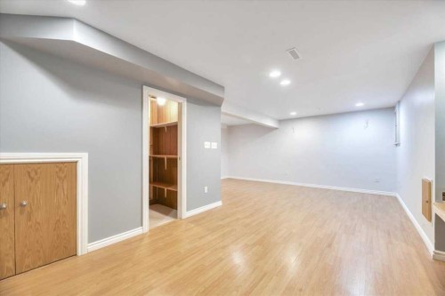 32 Midpark Drive Se, Calgary, AB - Indoor