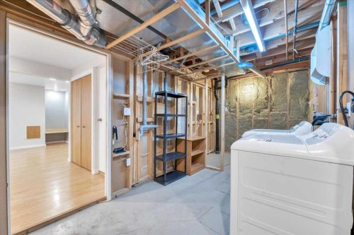 32 Midpark Drive Se, Calgary, AB - Indoor Photo Showing Laundry Room