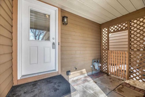 32 Midpark Drive Se, Calgary, AB - Outdoor With Exterior