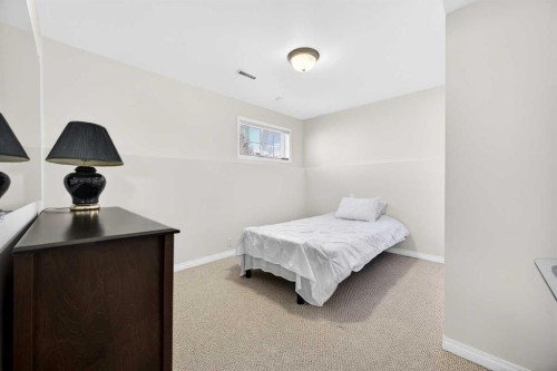 110 Citadel Crest Circle Nw, Calgary, AB - Indoor Photo Showing Bedroom
