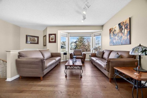 110 Citadel Crest Circle Nw, Calgary, AB - Indoor Photo Showing Living Room