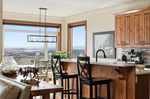 185 Sunset Circle, Cochrane, AB - Indoor Photo Showing Other Room