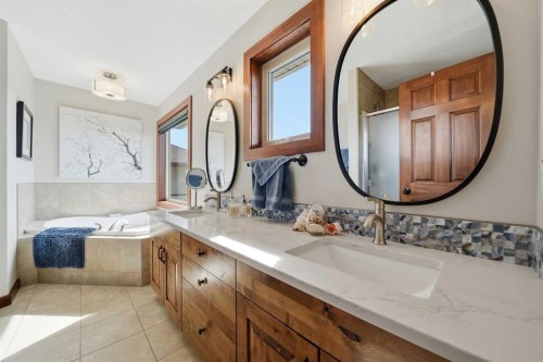 185 Sunset Circle, Cochrane, AB - Indoor Photo Showing Bathroom