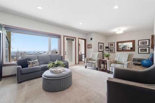 185 Sunset Circle, Cochrane, AB - Indoor Photo Showing Living Room