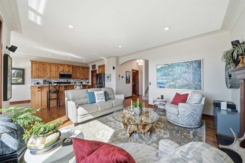 185 Sunset Circle, Cochrane, AB - Indoor Photo Showing Living Room