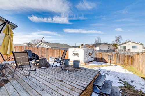 27 Rivercrest Way Se, Calgary, AB - Outdoor With Deck Patio Veranda