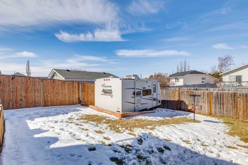 27 Rivercrest Way Se, Calgary, AB - Outdoor