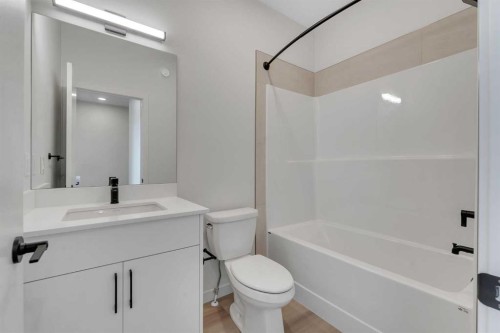 804A-120 Arbour Lake Court Nw, Calgary, AB - Indoor Photo Showing Bathroom