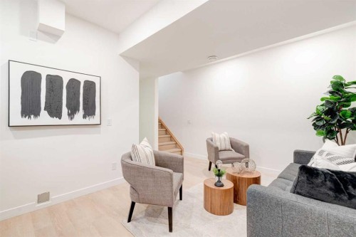 39B Moncton Road Ne, Calgary, AB - Indoor