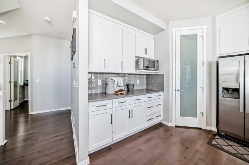 64 Nolancrest Manor Nw, Calgary, AB - Indoor Photo Showing Kitchen