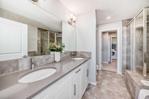 64 Nolancrest Manor Nw, Calgary, AB - Indoor Photo Showing Bathroom