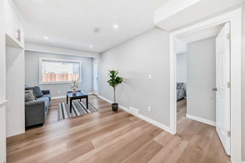 64 Nolancrest Manor Nw, Calgary, AB - Indoor Photo Showing Other Room