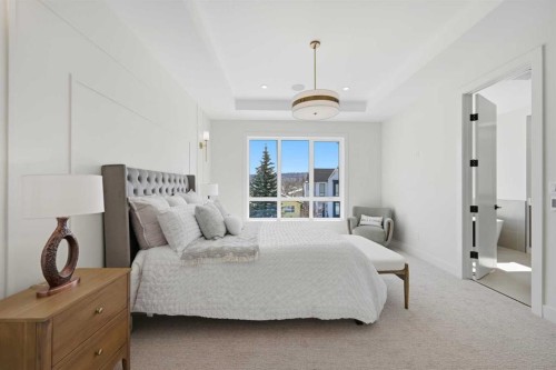8140 47 Avenue Nw, Calgary, AB - Indoor Photo Showing Bedroom