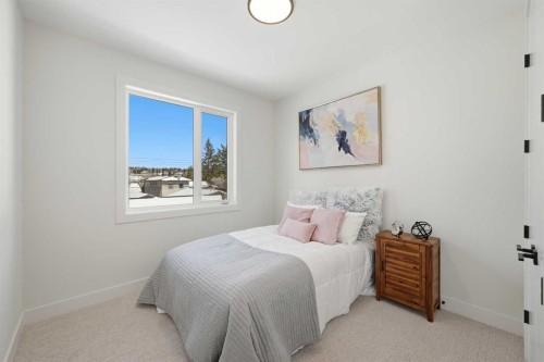 8140 47 Avenue Nw, Calgary, AB - Indoor Photo Showing Bedroom