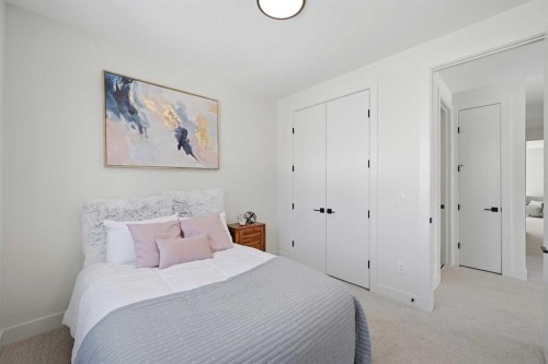 8140 47 Avenue Nw, Calgary, AB - Indoor Photo Showing Bedroom