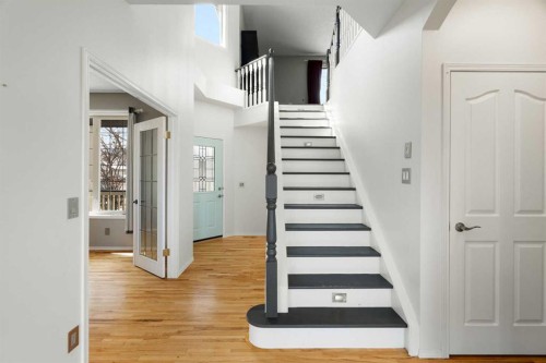 38 Bow Ridge Link Link, Cochrane, AB - Indoor Photo Showing Other Room