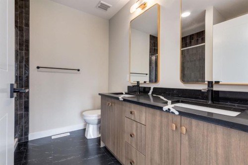 214 Sora Gardens Se, Calgary, AB - Indoor Photo Showing Bathroom