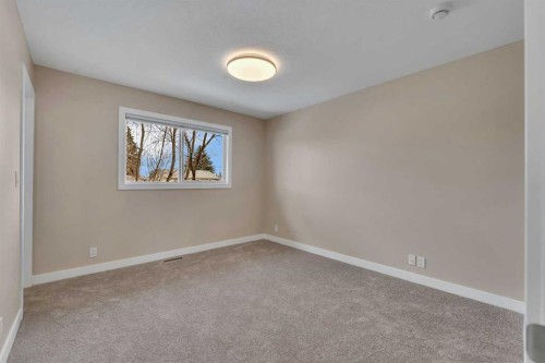 221 Madeira Crescent Ne, Calgary, AB - Indoor Photo Showing Other Room