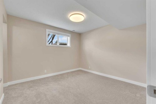 221 Madeira Crescent Ne, Calgary, AB - Indoor Photo Showing Other Room