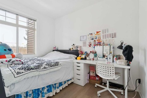 116-117 Copperpond Common Se, Calgary, AB - Indoor Photo Showing Bedroom