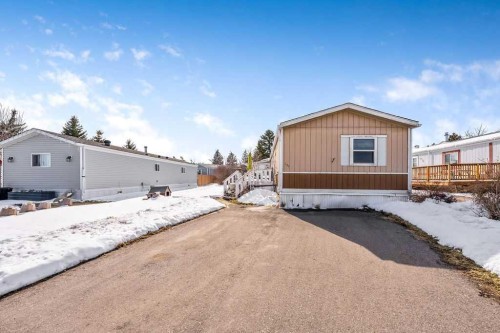 131 Heritage Drive, Okotoks, AB 