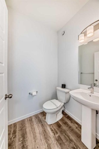 72 Wedderburn Drive, Okotoks, AB - Indoor Photo Showing Bathroom