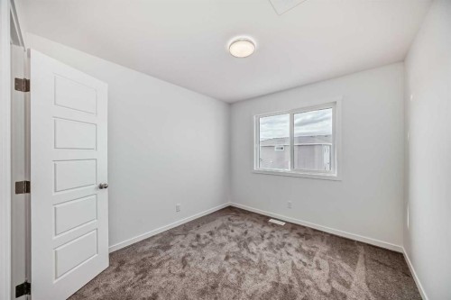 72 Wedderburn Drive, Okotoks, AB - Indoor Photo Showing Other Room