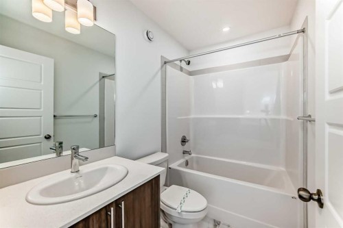 72 Wedderburn Drive, Okotoks, AB - Indoor Photo Showing Bathroom
