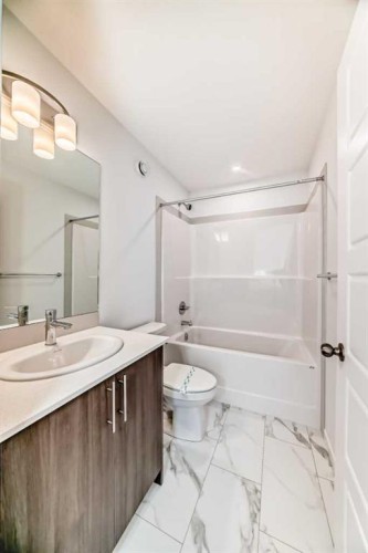 72 Wedderburn Drive, Okotoks, AB - Indoor Photo Showing Bathroom