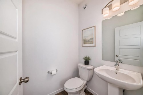 72 Wedderburn Drive, Okotoks, AB - Indoor Photo Showing Bathroom